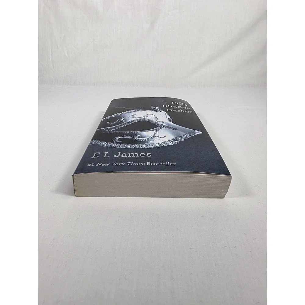 Fifty Shades Darker E L James Romance‎ Novel Softcover 2012 NY Times Bestseller